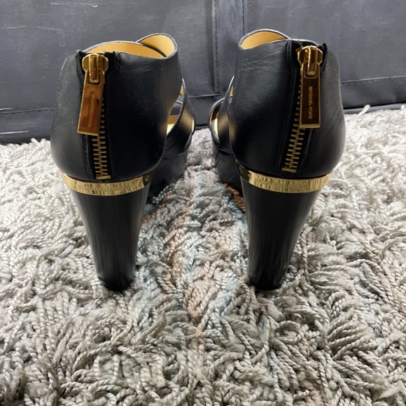 Michael Kors wedges size 7.5 - Picture 3 of 4